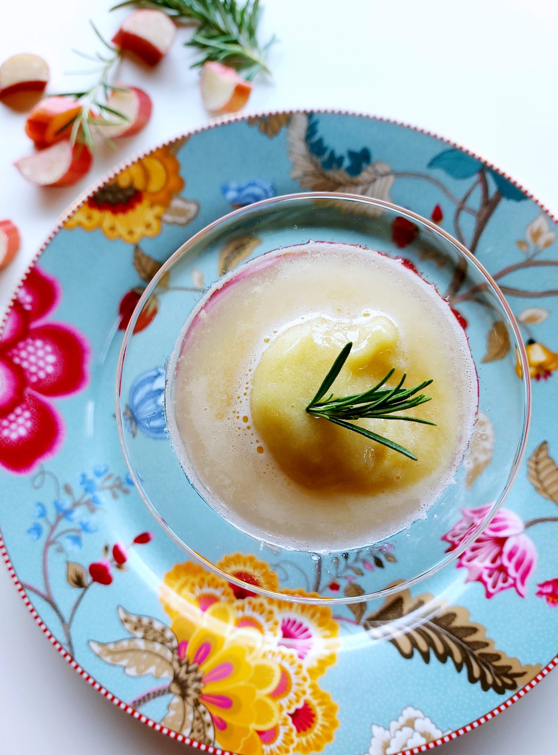 Rhabarber-Sorbet mit Rosmarin