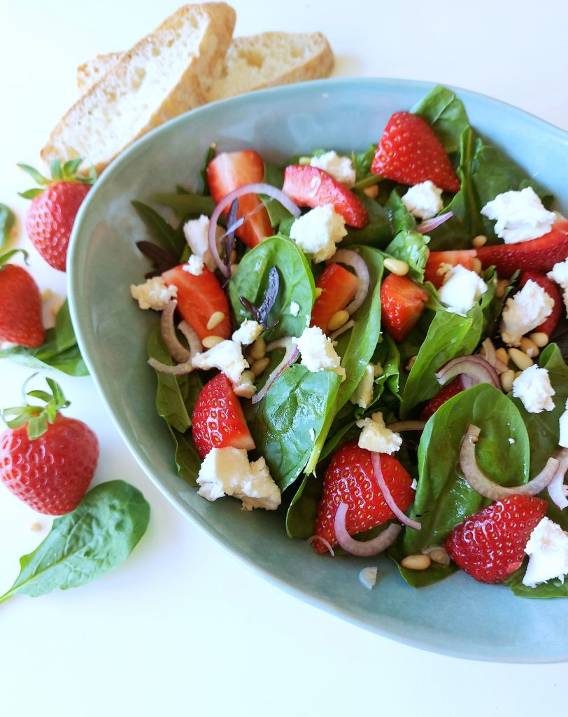 Spinatsalat mit Erdbeeren und Ziegenkäse - Schlemmerlein