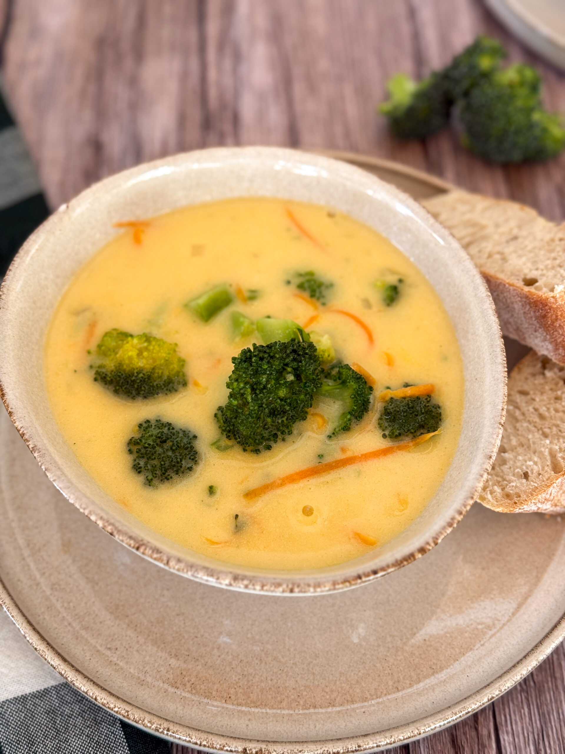 Brokkoli Cheddar Suppe