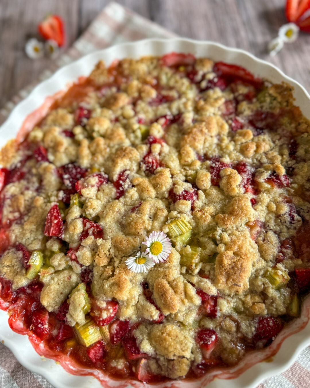 Rhabarber-Erdbeer Crumble