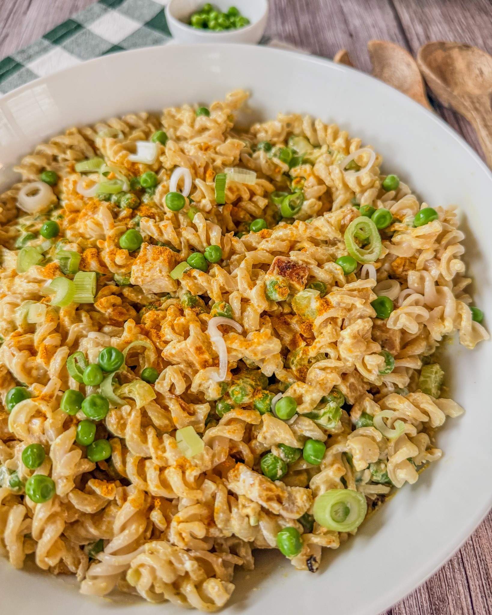 Nudelsalat mit Curry und Huhn